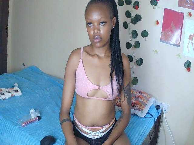 Rosy live cam on BongaCams