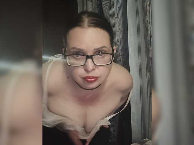 Anna-Gold3 live cam on BongaCams