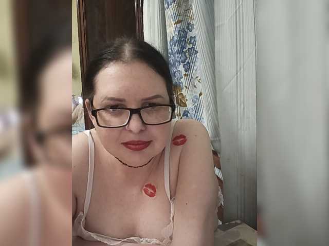 Anna-Gold3, live now on BongaCams
