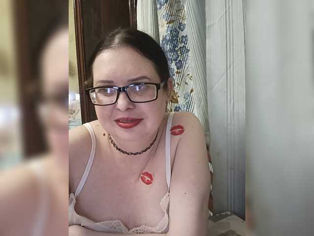 Anna-Gold3, en directo ahora en BongaCams