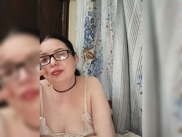 Anna-Gold3 live cam