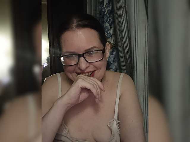 Anna-Gold3 live cam on BongaCams