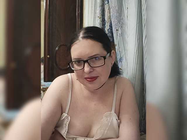 go to chat with Anna-Gold3