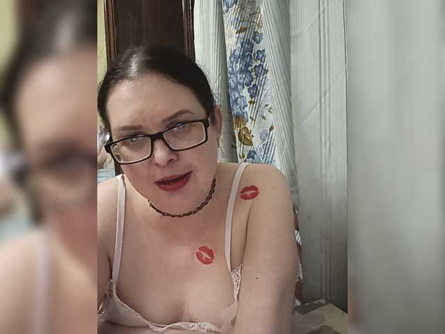 Anna-Gold3, live now on BongaCams