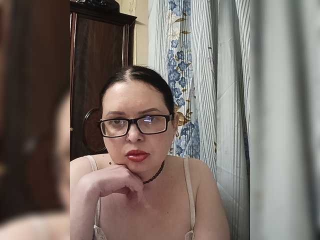 Anna-Gold3 live cam on BongaCams