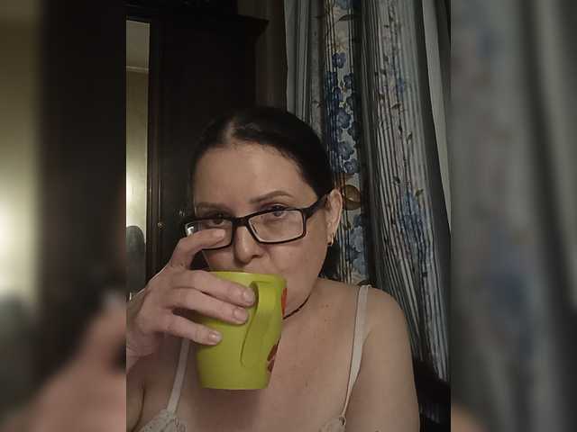 Anna-Gold3 live cam on BongaCams