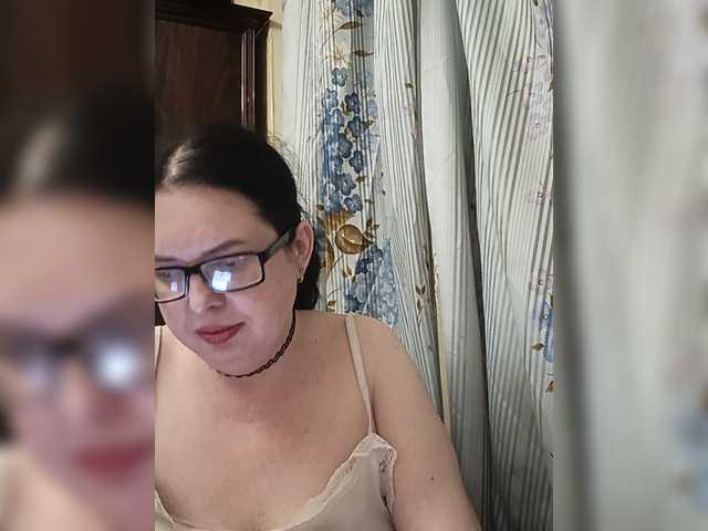 Anna-Gold3 live cam on BongaCams
