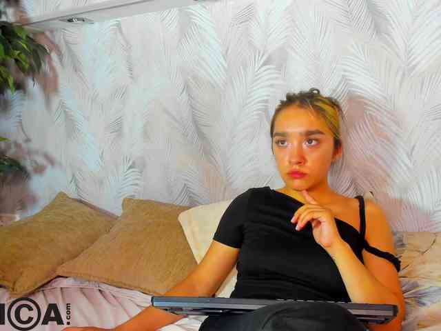 Barbara-Rogers webcam