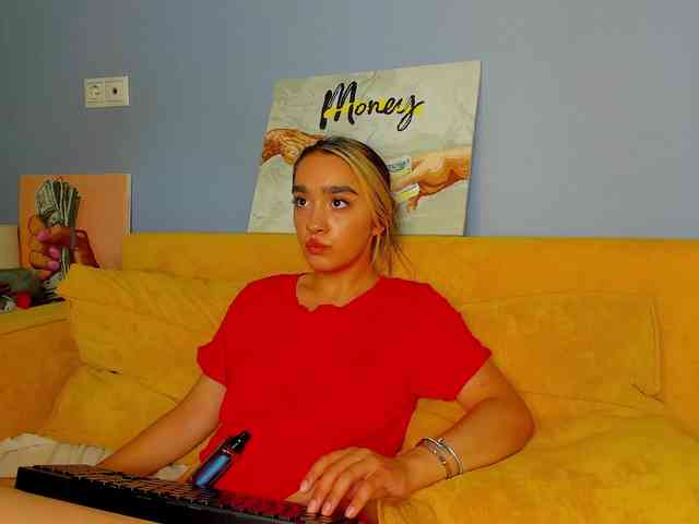 Barbara-Rogers webcam