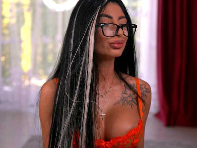 Sex chat gratuit in direct cu PureMadison pe BongaCams