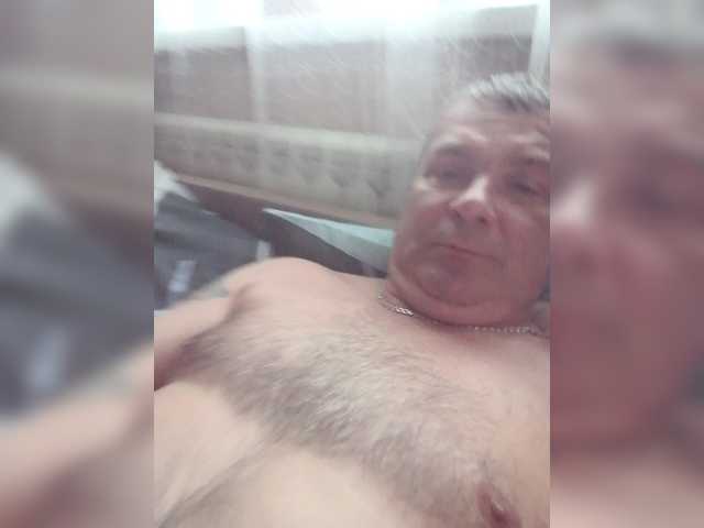 Aieks11983 live webcam show
