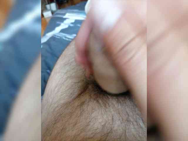 Aieks11983 Live Webcam on BongaCams