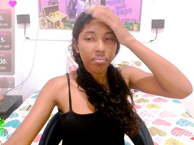 scarletRose1 live cam on BongaCams