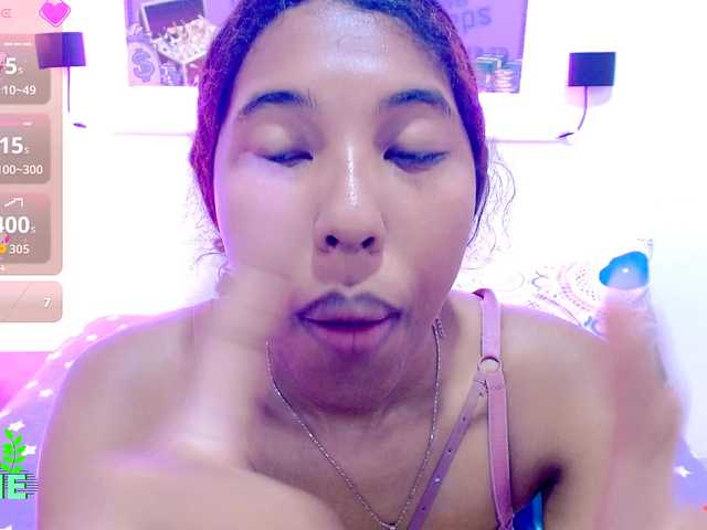 scarletRose1 live cam on BongaCams
