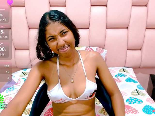 scarletRose1 live cam on BongaCams