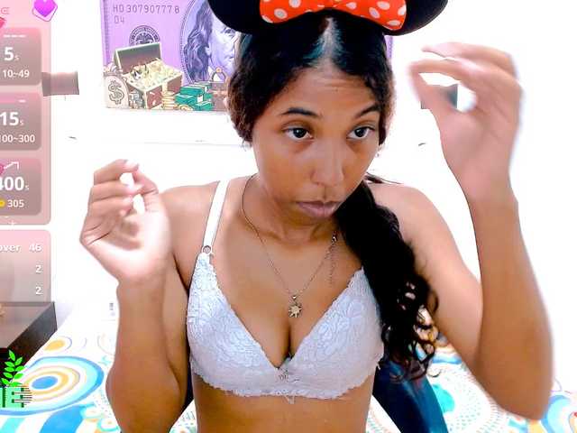 scarletRose1 live cam on BongaCams