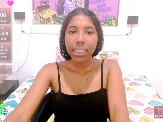 scarletRose1 live cam on BongaCams