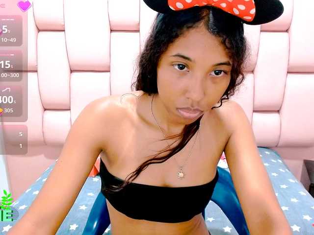 scarletRose1 live cam on BongaCams