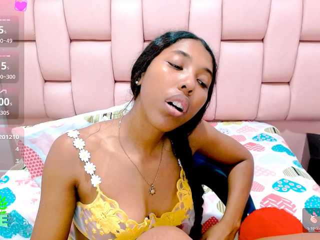scarletRose1 live webcam show