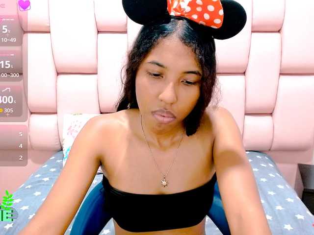 scarletRose1 live cam on BongaCams