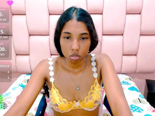 scarletRose1 live cam on BongaCams
