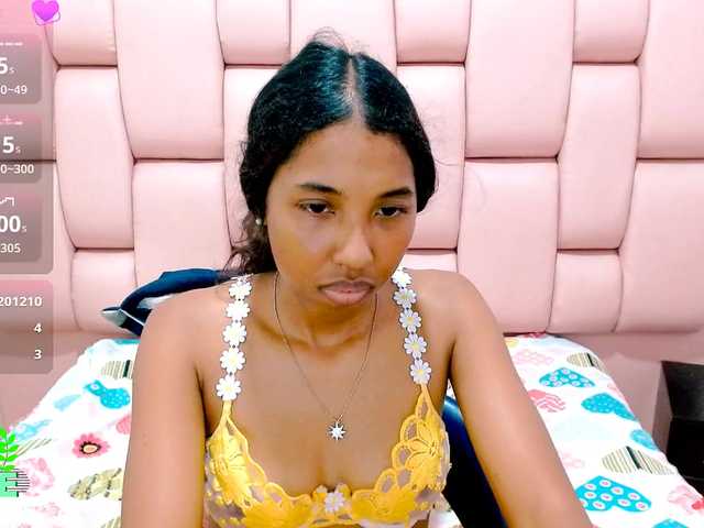 scarletRose1 live cam on BongaCams