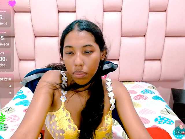 scarletRose1 live cam on BongaCams