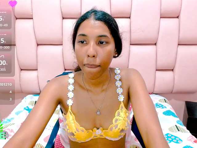 scarletRose1 live webcam show