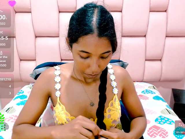 scarletRose1 live cam on BongaCams