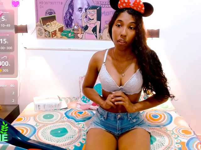 scarletRose1 live cam on BongaCams