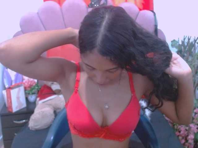 scarletRose1 live cam on BongaCams