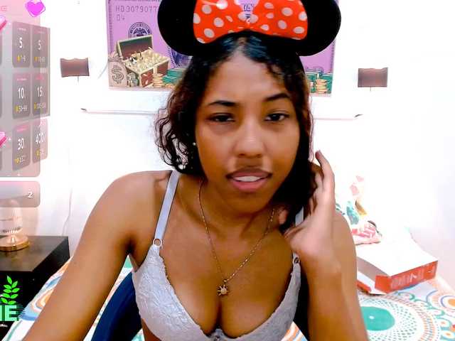scarletRose1 live cam on BongaCams