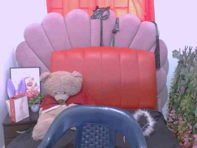 scarletRose1 webcam
