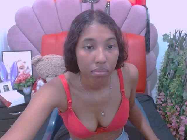 scarletRose1 webcam