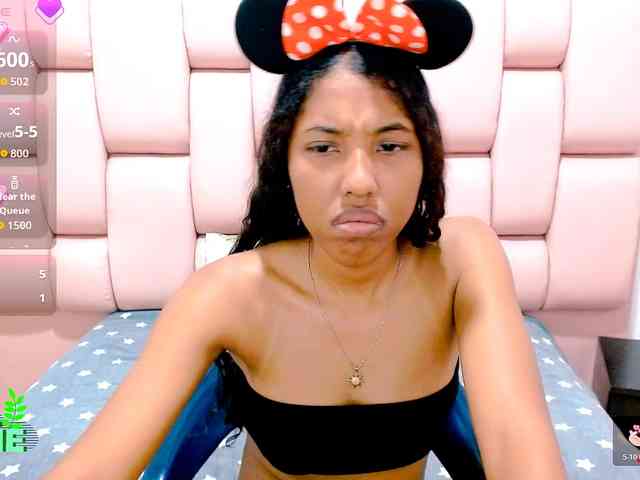 scarletRose1 webcam