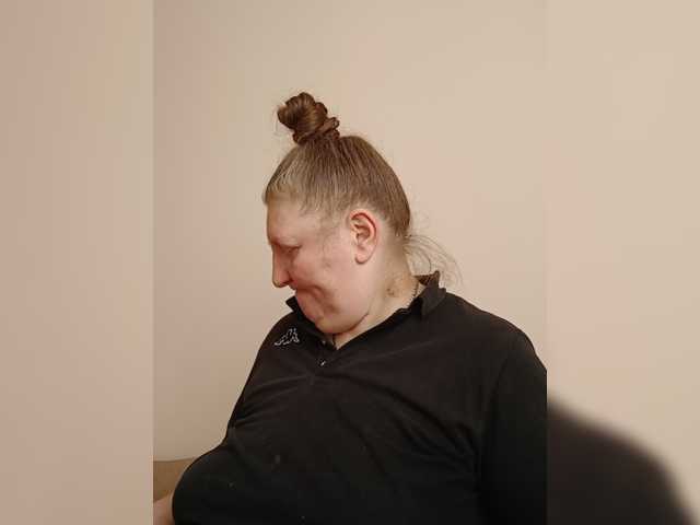 le modèle Monroqueen est en webcam porno dans un show sur le site bongacams, il possède les tags suivants: White/Caucasian,Brunette,Hairy