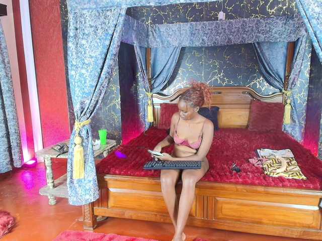 blackwildgoddexx live cam on BongaCams
