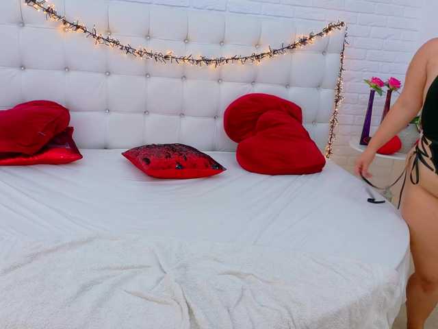 Nikol-Ina live cam on BongaCams