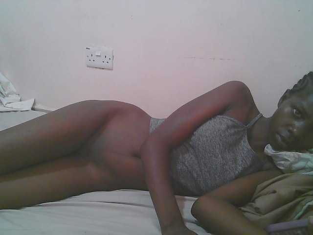 Queen-myrah live cam on BongaCams