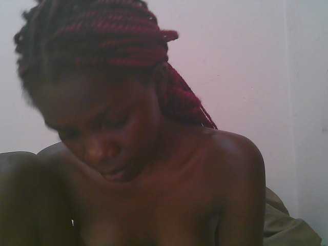 Queen-myrah live cam on BongaCams