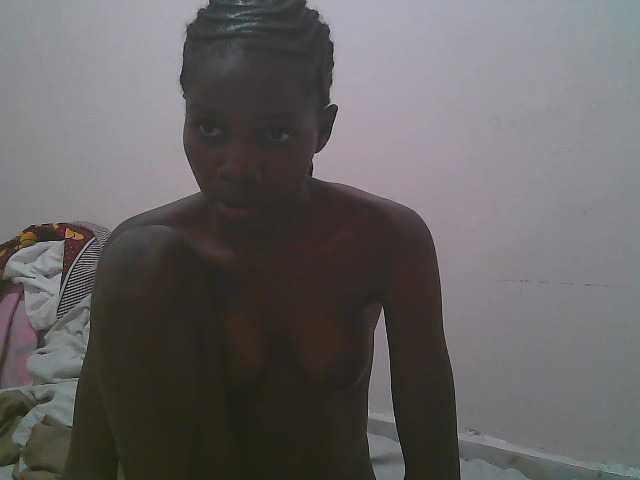 Queen-myrah live cam on BongaCams