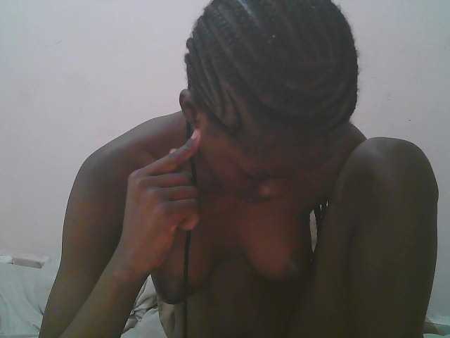 Queen-myrah live cam on BongaCams