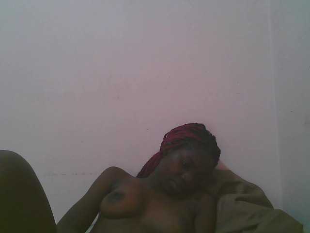 Queen-myrah live cam on BongaCams