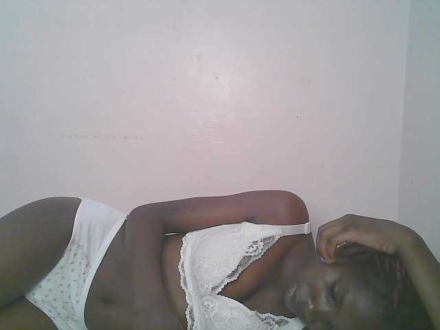 Queen-myrah live cam on BongaCams