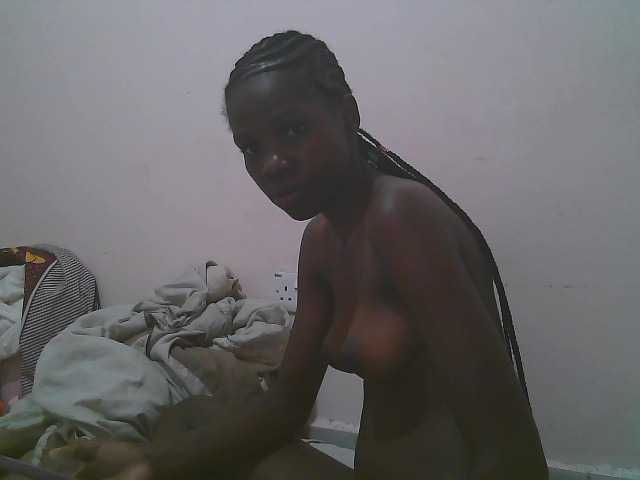 Queen-myrah live cam on BongaCams