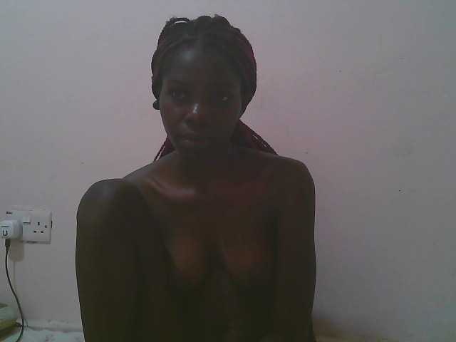 Queen-myrah live cam on BongaCams