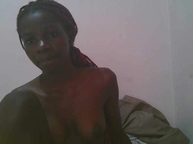 Queen-myrah live cam on BongaCams