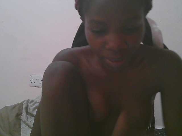 Queen-myrah live cam on BongaCams