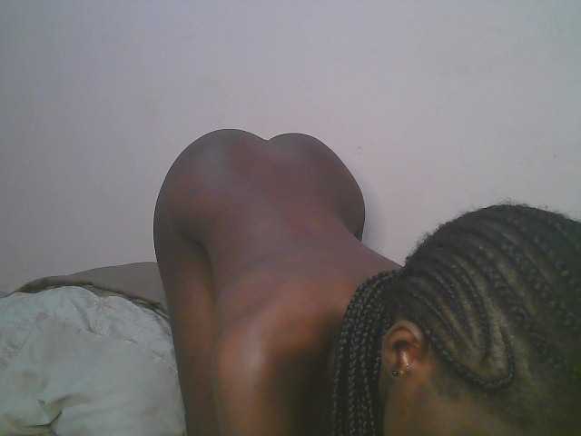 Queen-myrah live cam on BongaCams