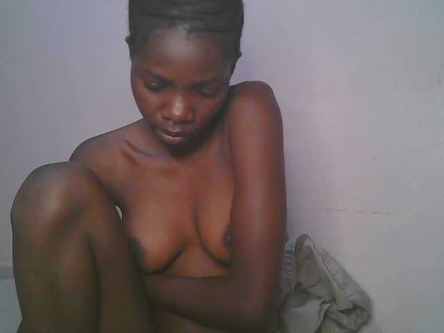 Queen-myrah live cam on BongaCams